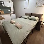 Au Pied Du Chateau * ルルド