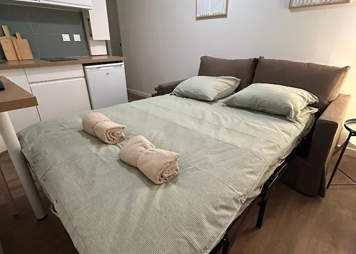 Au Pied Du Chateau * Λούρδη