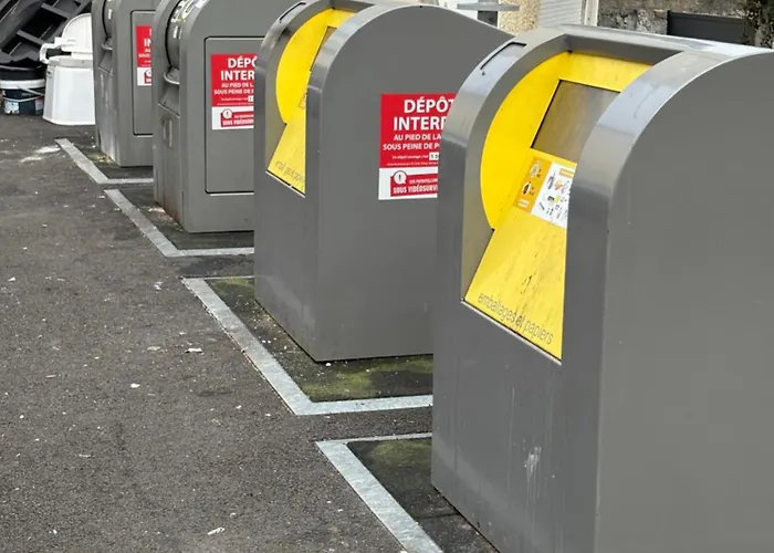 Au Pied Du Chateau *