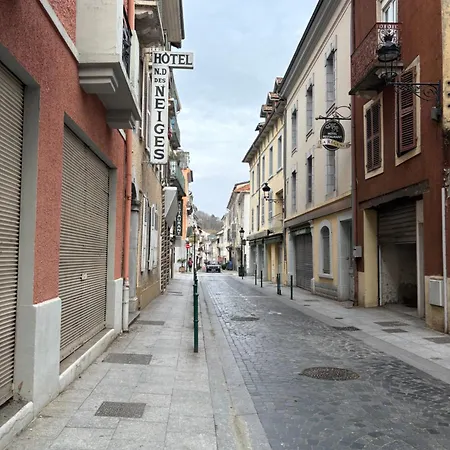 Au Pied Du Chateau Lourdes